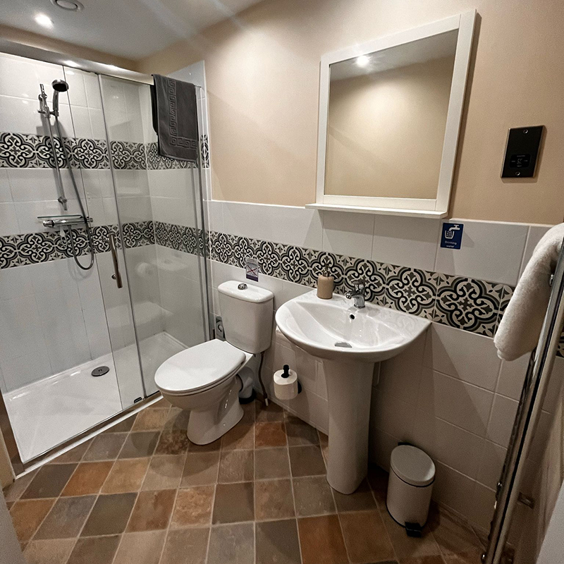 Amber - Bathroom1 Jan2024