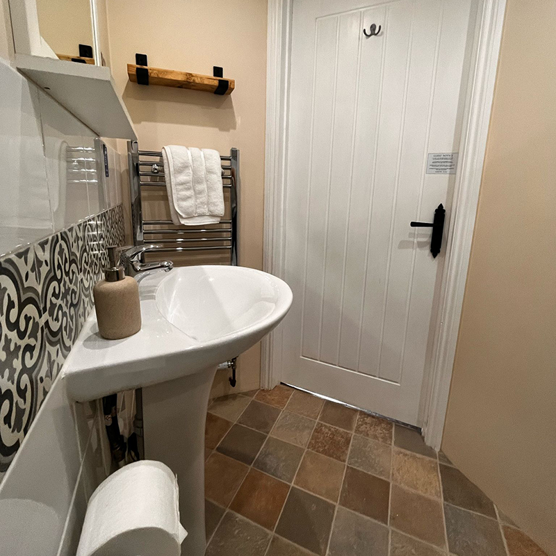 Amber - Bathroom5 Jan2024