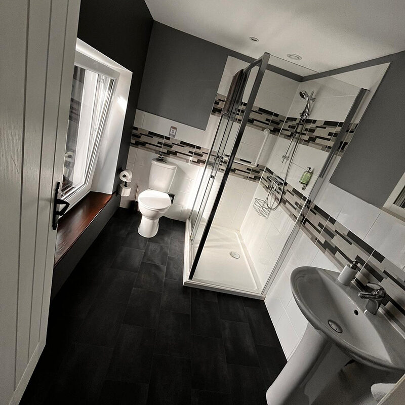 Graphite - Bathroom3 Oct2023